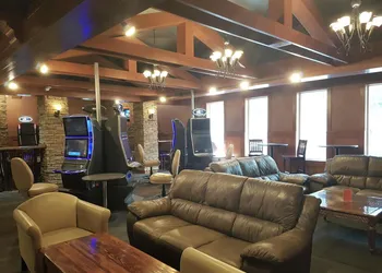 Twin Pine Inn & Suites hotel thumbnail 2