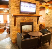 Twin Pine Inn & Suites hotel detail image 4