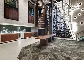 Hampton Inn & Suites Chicago Downtown hotel thumbnail 6