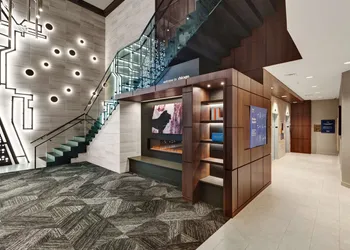 Hampton Inn & Suites Chicago Downtown hotel thumbnail 7