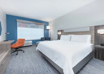 Holiday Inn Express Suites Beeville by IHG hotel thumbnail 3