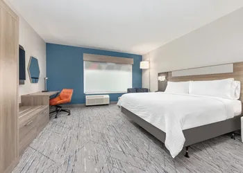 Holiday Inn Express Suites Beeville by IHG hotel thumbnail 7
