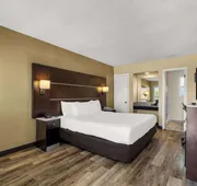 Comfort Inn San Diego Airport At The Harbor hotel detail image 7