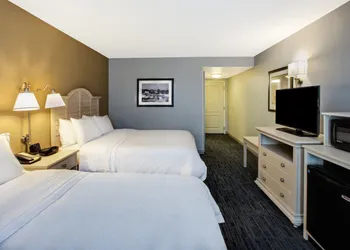 Hampton Inn & Suites Cape Cod-West Yarmouth hotel thumbnail 6