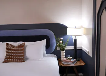 The Oliver Hotel hotel thumbnail 8