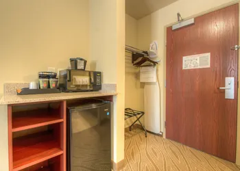 Cobblestone Inn & Suites - Holyoke hotel thumbnail 5