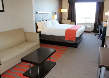 Chateau Inn & Suites Bonnyville hotel thumbnail 5