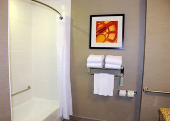 Chateau Inn & Suites Bonnyville hotel thumbnail 8