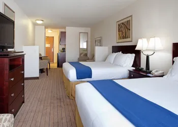 Holiday Inn Express & Suites Buffalo by IHG hotel thumbnail 4