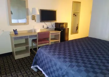 Americas Best Value Inn Amarillo Airport hotel thumbnail 6