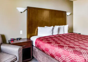 Econo Lodge Newport hotel thumbnail 3