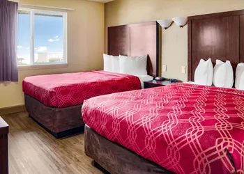 Econo Lodge Newport hotel thumbnail 4