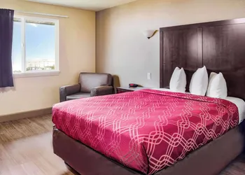 Econo Lodge Newport hotel thumbnail 8
