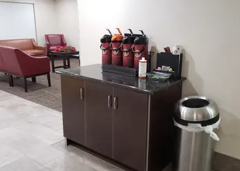 Red Roof Inn PLUS+ & Suites Vicksburg hotel thumbnail 5