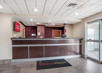 Red Roof Inn PLUS+ & Suites Vicksburg hotel thumbnail 6