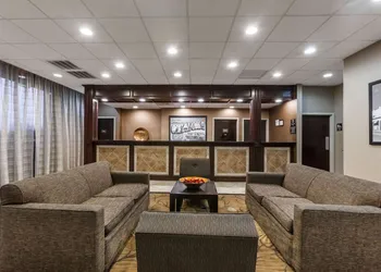 Super 8 by Wyndham Atoka hotel thumbnail 2