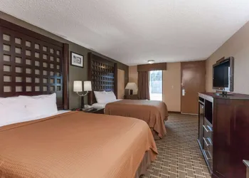 Super 8 by Wyndham Atoka hotel thumbnail 7