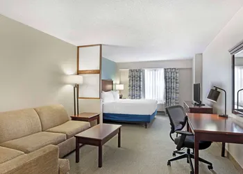 Best Western Plus Crossroads Inn & Suites hotel thumbnail 4