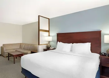Best Western Plus Crossroads Inn & Suites hotel thumbnail 6