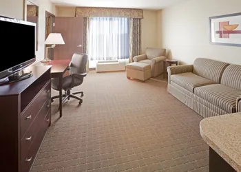 Holiday Inn Express & Suites Eagle Pass by IHG hotel thumbnail 3
