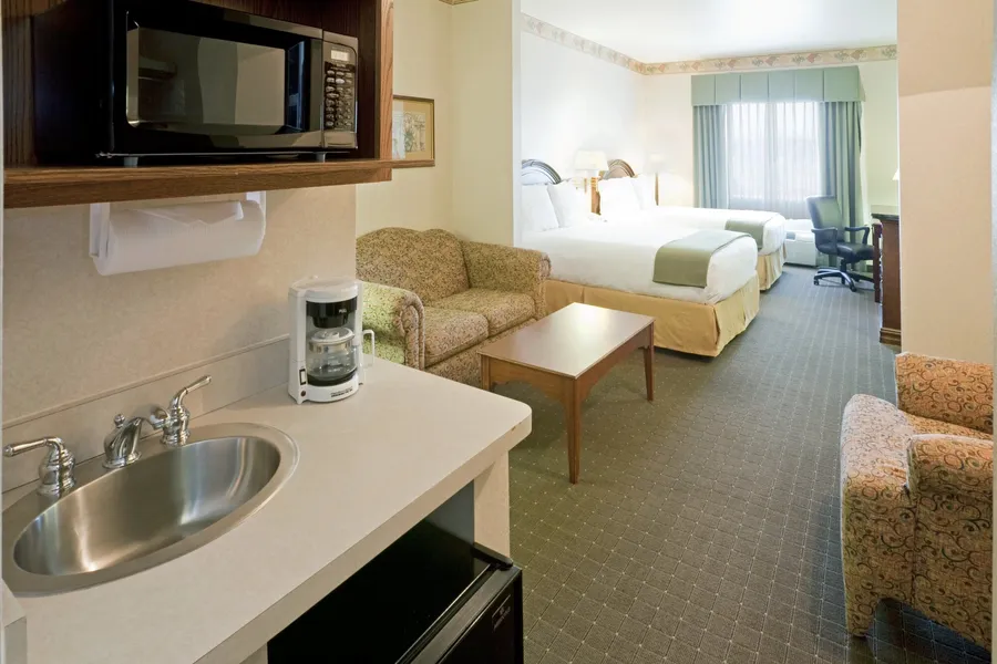 Holiday Inn Express & Suites Eagle Pass by IHG hotel detail image 6