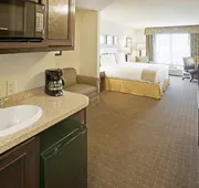 Holiday Inn Express & Suites Eagle Pass by IHG hotel detail image 7