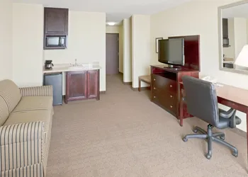 Holiday Inn Express & Suites Eagle Pass by IHG hotel thumbnail 8