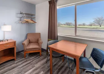 Super 8 by Wyndham Clayton hotel thumbnail 6
