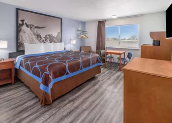 Super 8 by Wyndham Clayton hotel thumbnail 7
