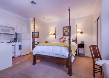 The Caribbean Court Boutique Hotel hotel thumbnail 8