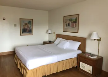 Extend-A-Suites Utep hotel thumbnail 5