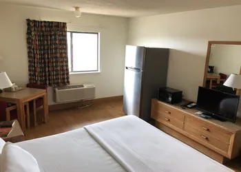 Extend-A-Suites Utep hotel thumbnail 6