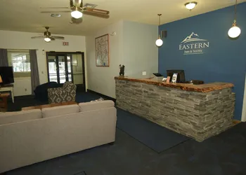 Eastern Inn & Suites hotel thumbnail 2