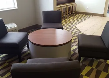 Microtel Inn & Suites by Wyndham Bellevue/Omaha hotel thumbnail 3