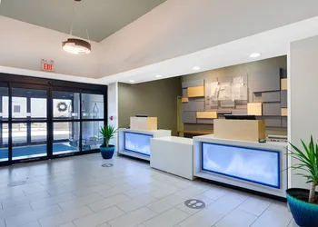 Holiday Inn Express Hotel & Suites Weston by IHG hotel thumbnail 3