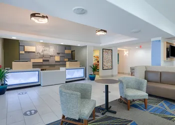 Holiday Inn Express Hotel & Suites Weston by IHG hotel thumbnail 5