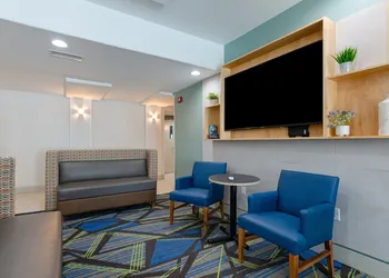 Holiday Inn Express Hotel & Suites Weston by IHG hotel thumbnail 6