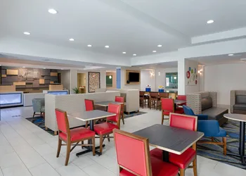 Holiday Inn Express Hotel & Suites Weston by IHG hotel thumbnail 7