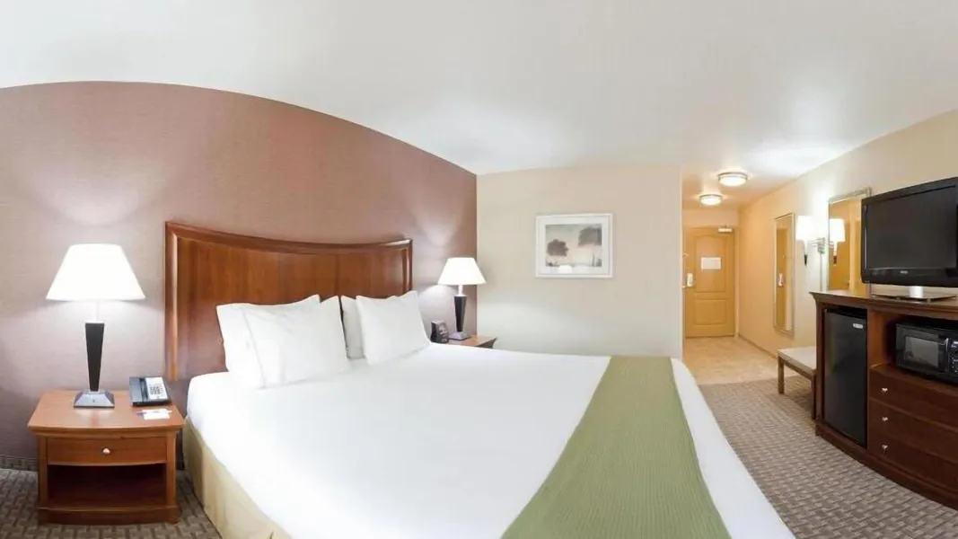 Holiday Inn Express & Suites Willows by IHG hotel detail image 6