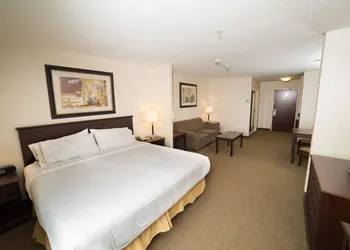 Holiday Inn Express Hotel & Suites WHITECOURT by IHG hotel thumbnail 6