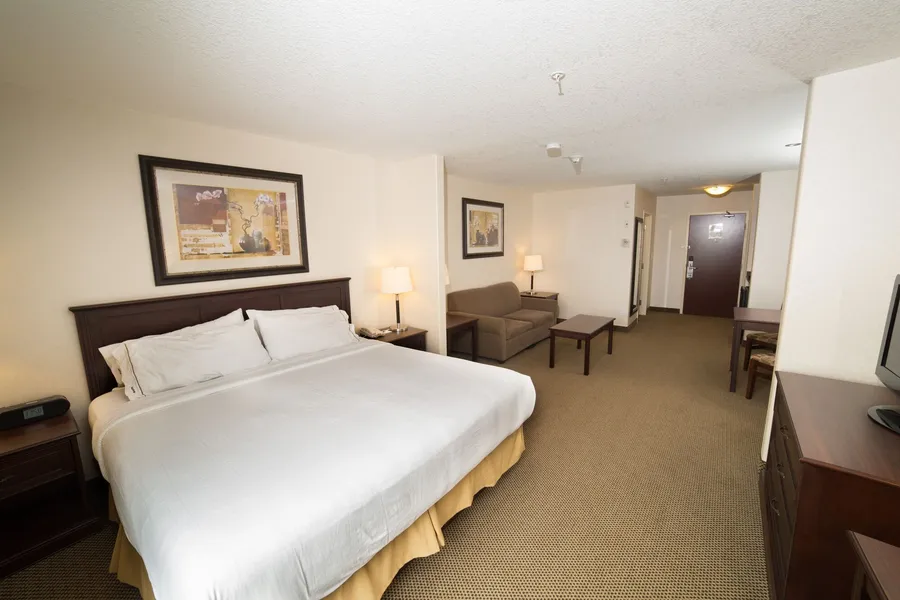 Holiday Inn Express Hotel & Suites WHITECOURT by IHG hotel detail image 6