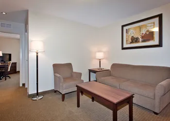 Holiday Inn Express Hotel & Suites WHITECOURT by IHG hotel thumbnail 8