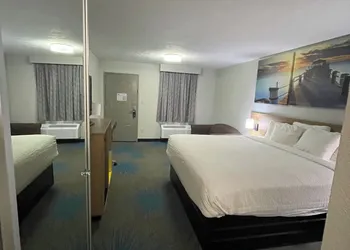 Days Inn by Wyndham Savannah hotel thumbnail 5