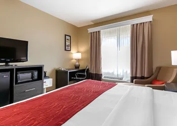 Comfort Inn & Suites Ponca City near Marland Mansion hotel thumbnail 8