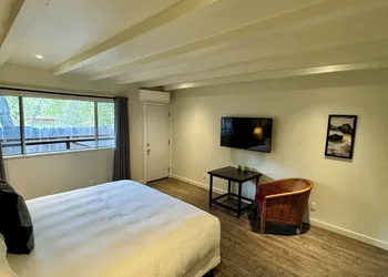 Hidden Valley Inn hotel thumbnail 6