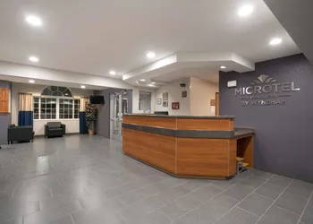 Microtel Inn & Suites by Wyndham Springfield hotel thumbnail 2