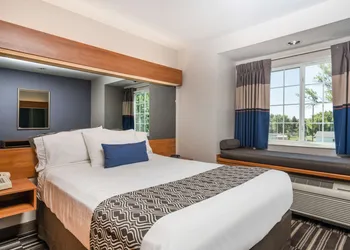 Microtel Inn & Suites by Wyndham Springfield hotel thumbnail 7