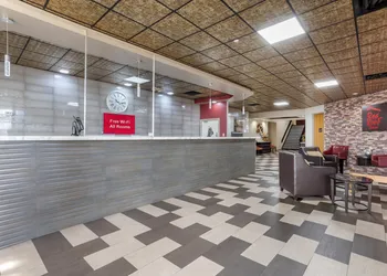 Red Roof Inn La Marque hotel thumbnail 5