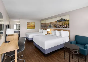 Days Inn by Wyndham Carlisle hotel thumbnail 8