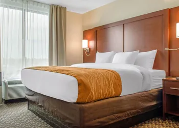 Comfort Inn & Suites Biloxi - D'Iberville hotel thumbnail 7